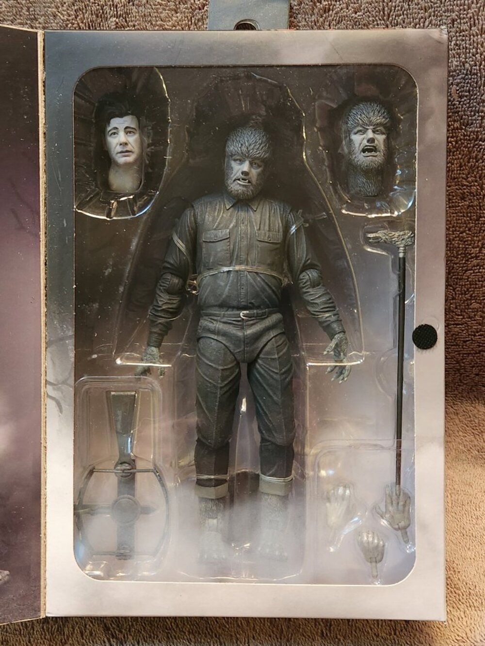 NECA - THE WOLF MAN Ultimate Action Figure 48108 - Picture 5 of 6